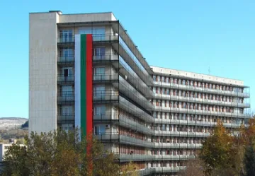 Лекарите в Кърджали спасиха живота на млад мъж с рядко срещана операция 