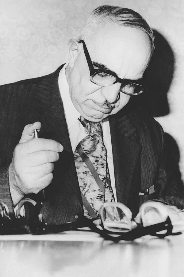 Филип Филипов целува сцената преди първа репетиция