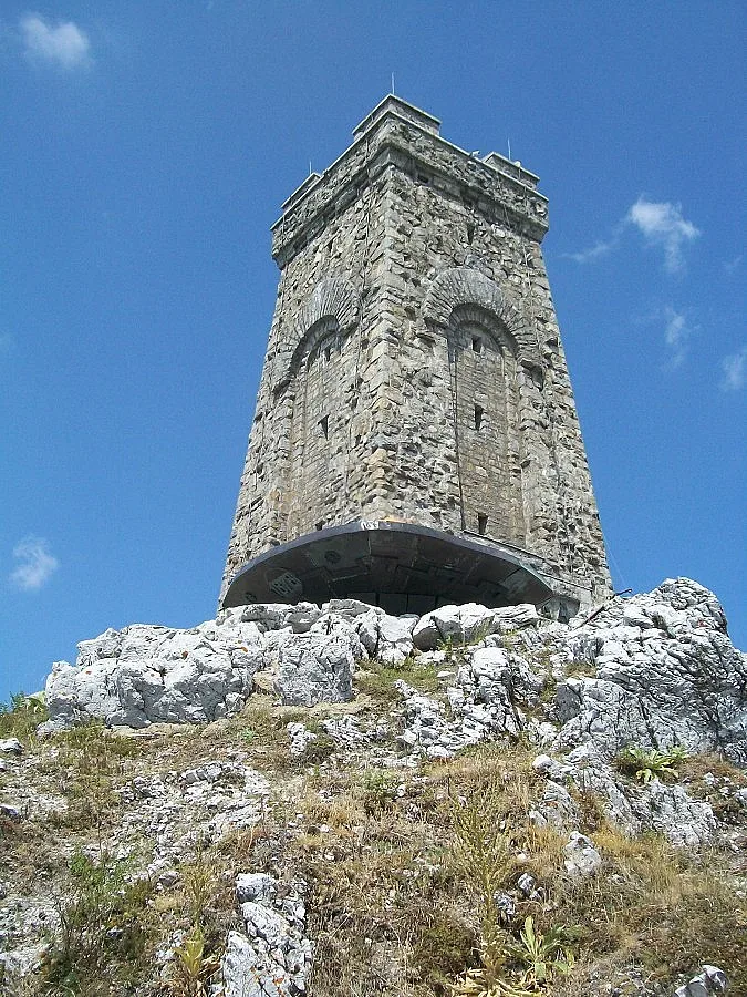 Свалят охраната на връх Шипка