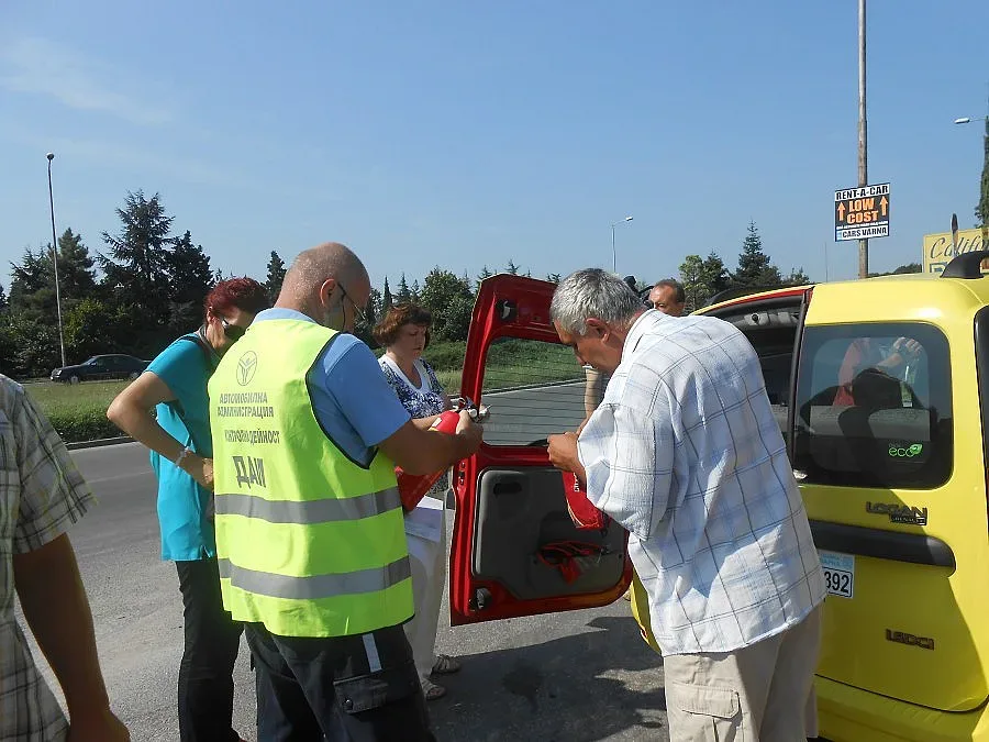 Хайки за таксита с раздути тарифи по морето