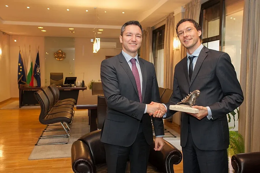 България с най-младия външен министър в НАТО