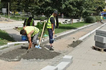 Лъскат ларгото в Града на липите