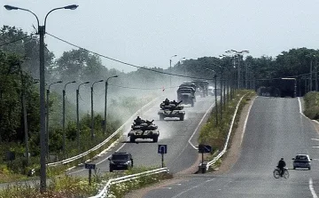 НАТО: Русия може да нахлуе в Украйна