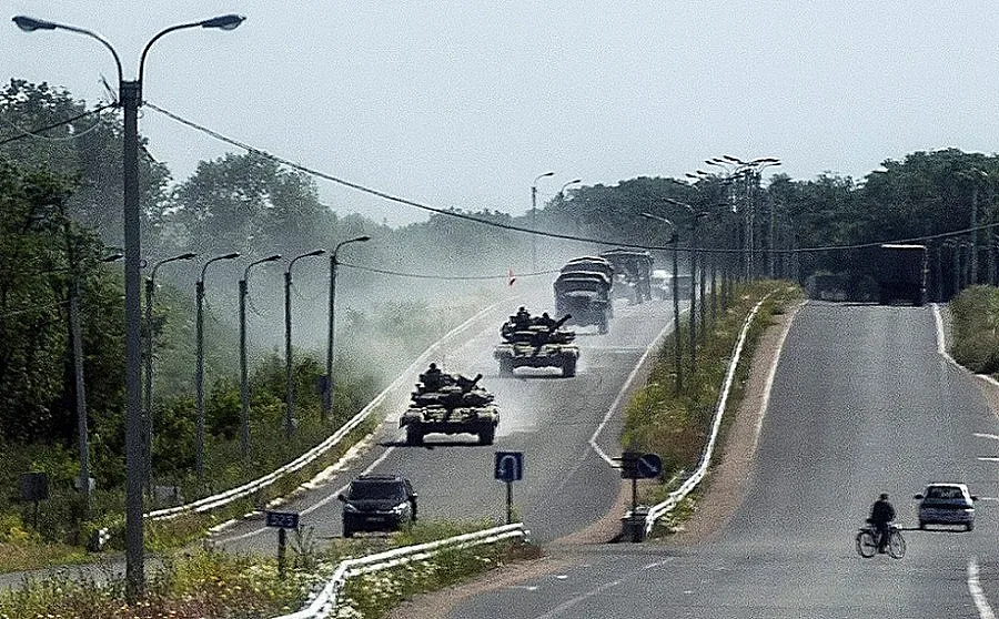 НАТО: Русия може да нахлуе в Украйна