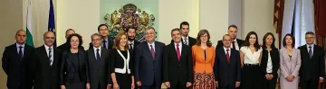 Десните първи похвалиха кабинета