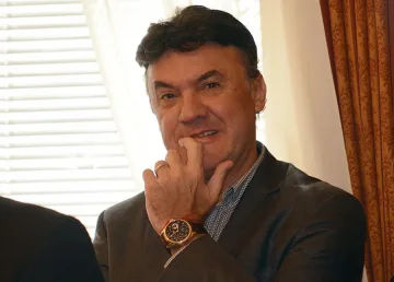 Любо Пенев е с директива да класира