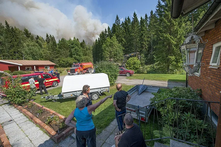 Швеция се бори с най-големия си пожар