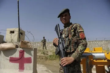 Генерал загина, 15 военни са ранени при атака в Кабул