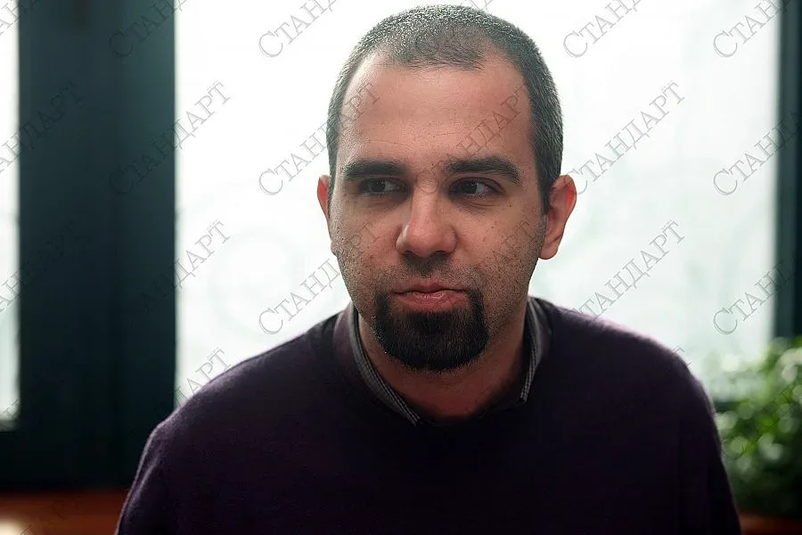 Кабинет на протеста със западно лице