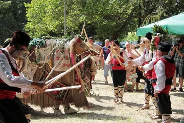 Звезди, нестинари и над 3500 певци и музиканти събира Богородична стъпка