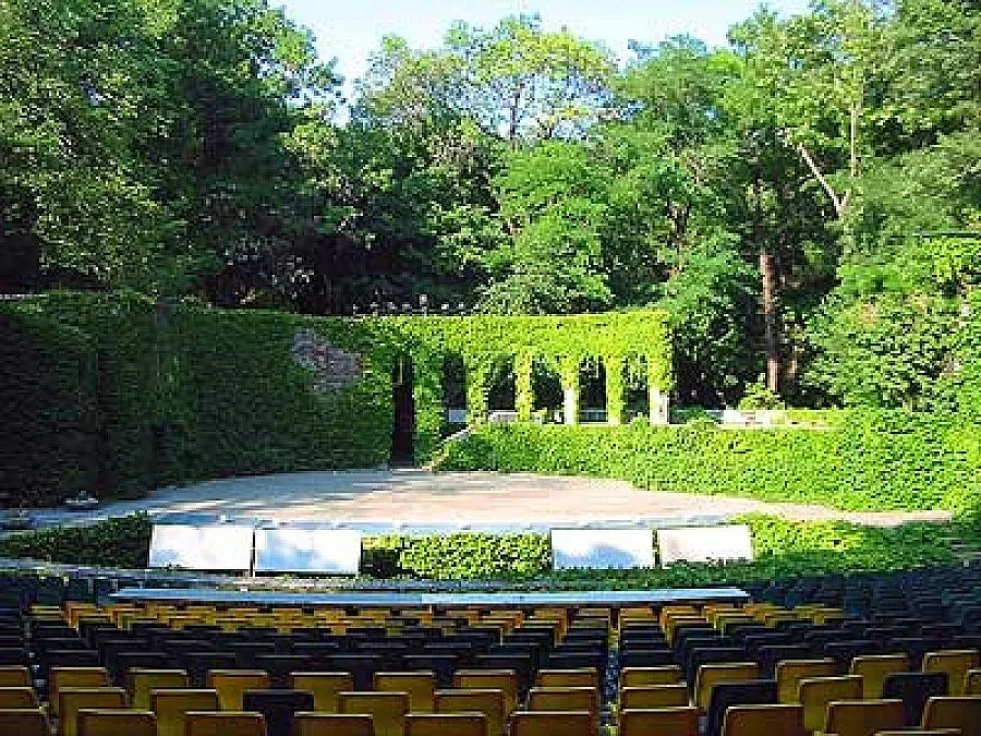 Фолклорна фиеста завладя Варна