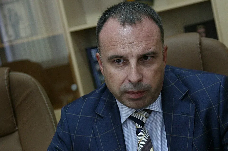 Порожанов почва да смята и кърпи