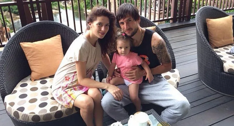 Ромина готви мусака в Банкок