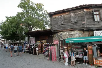 Чуждите туристи се увеличиха с 5,7%