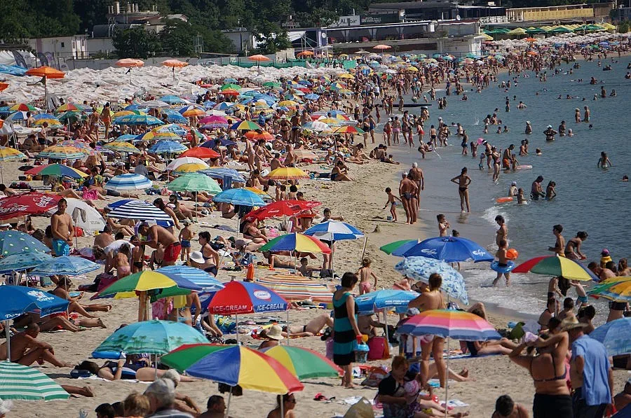 Български туроператори поемат закъсалите руски туристи