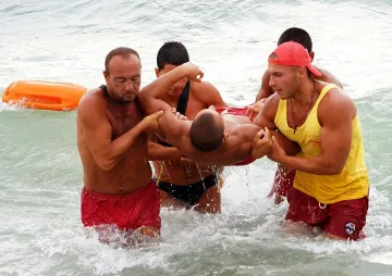 Червен флаг във  Варна за Илинден