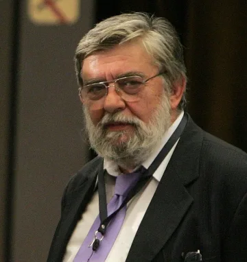 Кралят е мъртъв, да живее кралят