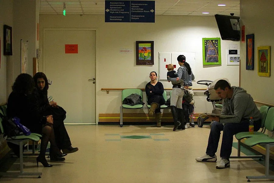 Болниците с по-малко пари в банки