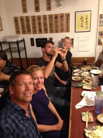 Гришо и Маша нагъват суши