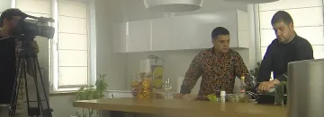 Васко Василев готви паеля за "Лидл"