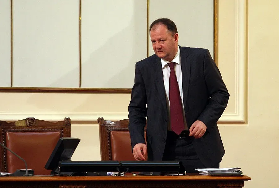 Миков: Този разговор не може да подмени дискусията в парламента