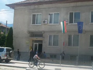 Село спира смърт с курбан и молебен