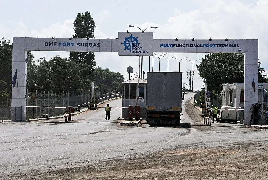 Порт Бургас под данъчен контрол