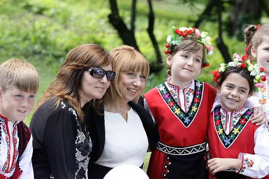 Учителите в регистър