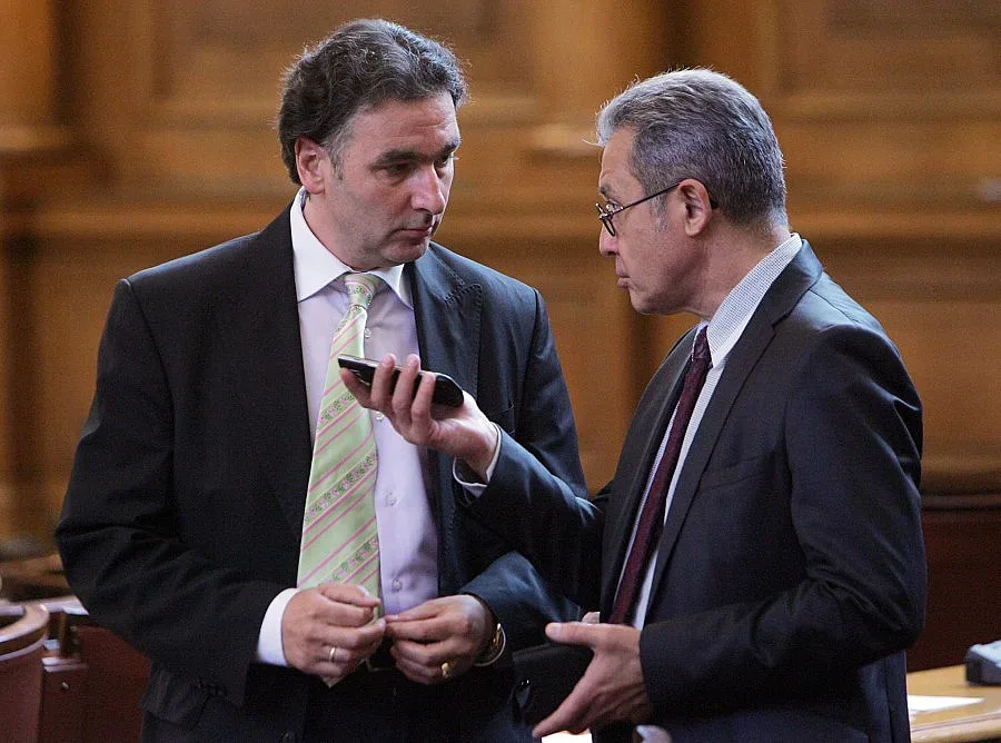 Депутат бори космически пирати