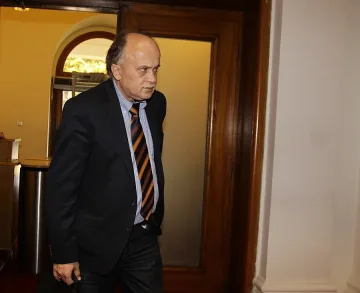 Лекарите може да останат без декемврийски заплати