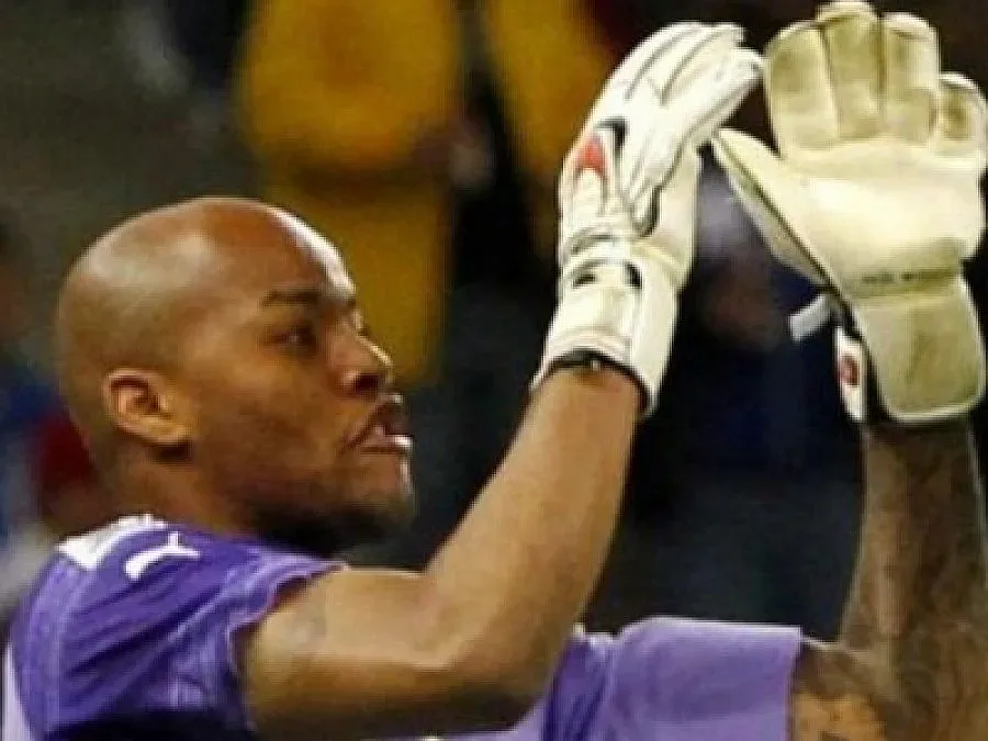 Край: Филаделфия представи Мболи (ВИДЕО)