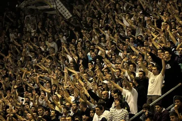 Сръбски фенове вилнеят в Разград