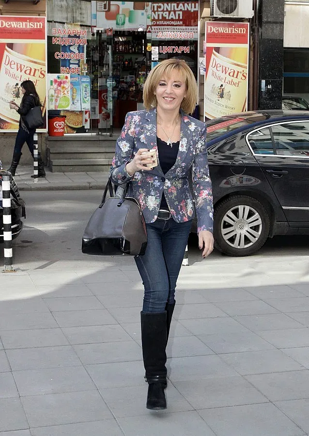 Манолова: Никой не иска да бъде пришит към ДПС