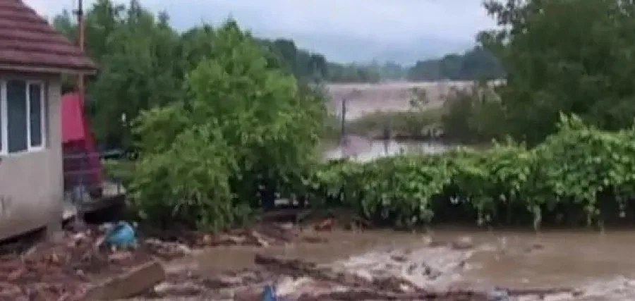 Наводненията в Румъния взеха две жертви