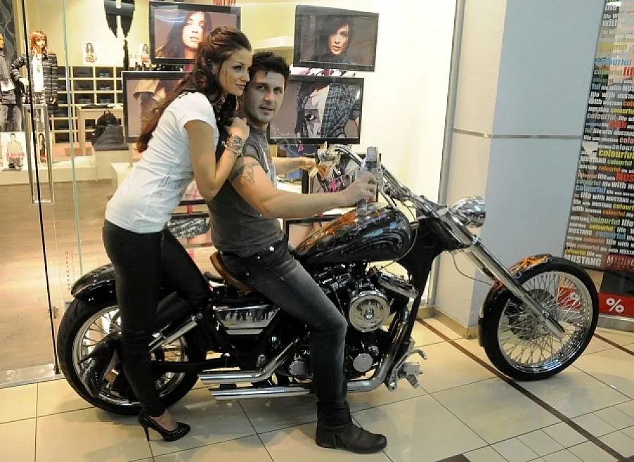 Звезди на крачка от олтара