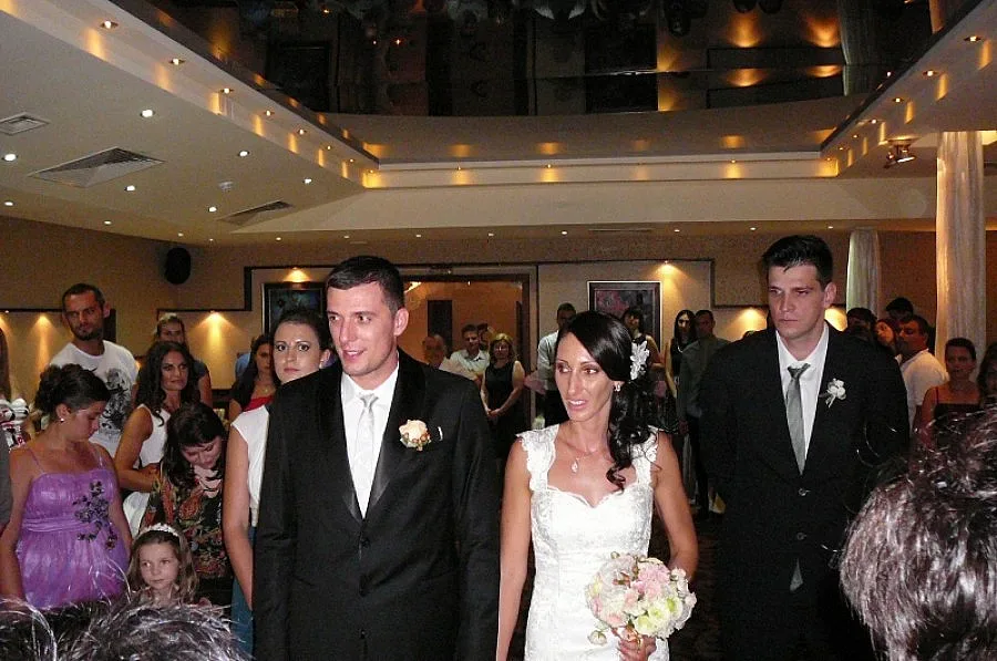 Левскар се ожени за червена волейболистка