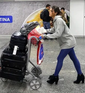 Джобят гаджето на Неймар 3 часа на летището