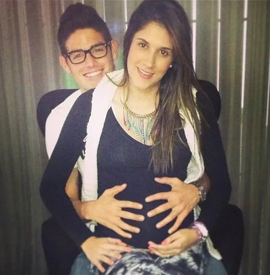 Съпругата на Хамес завладя интернет