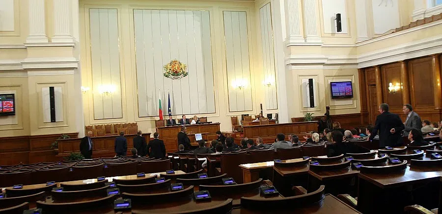 Обсъждат актуализацията на бюджета в парламента  