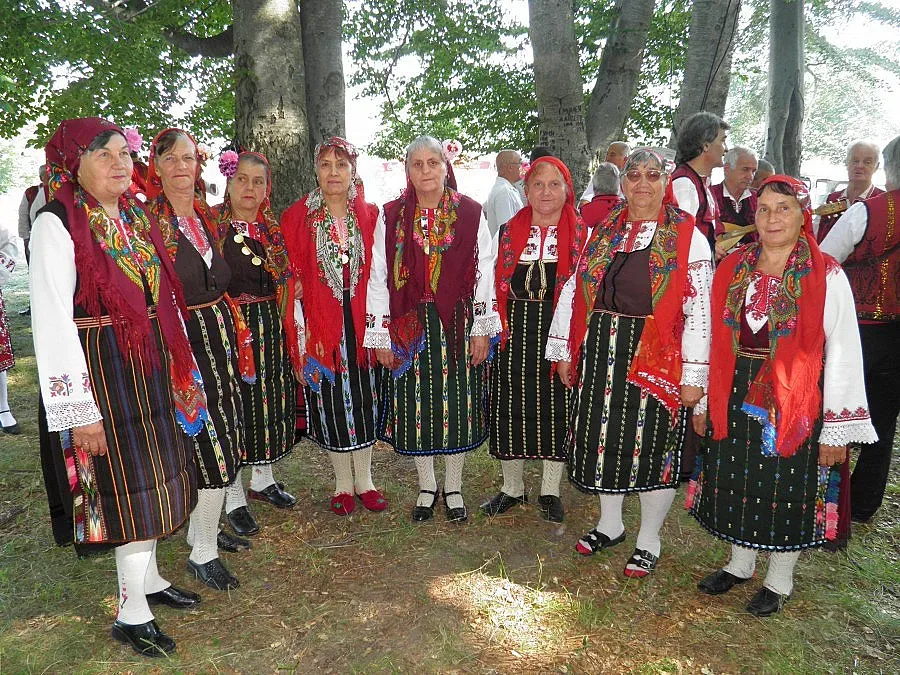 Чужденци пълнят фолклорния събор „Пирин пее"