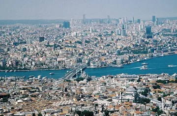 Автобус овъгли 4-ма в Истанбул