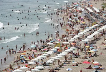 С деца на море за хилядарка