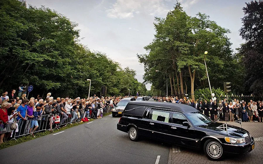 Слънчогледи крият телата в Украйна (ОБЗОР)