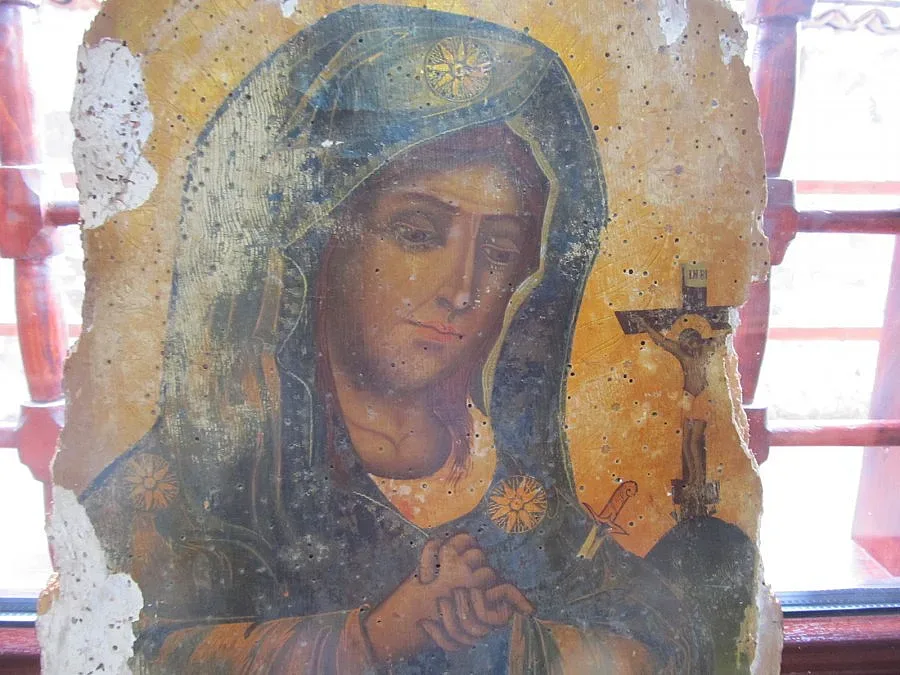 В Златоград: Богородица със забит в сърцето нож