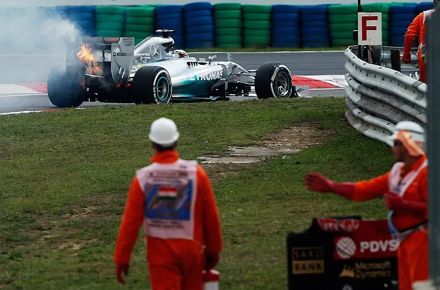 Хамилтън се запали на "Хунгароринг"