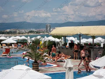 Араби почиват на нашето море