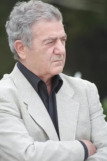 Стефан Цанев: Още Калигула казва, че народът иска цезар, защото го мързи