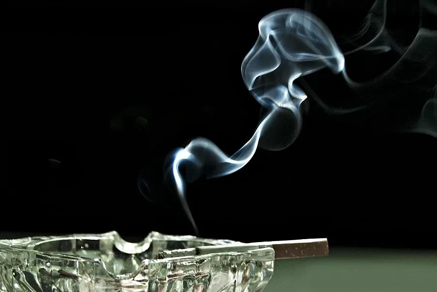 Вярващи спират цигарите с молитви