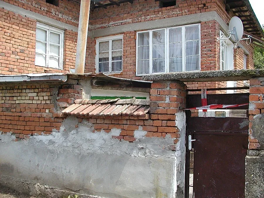 ОБЗОР: Усмирителна риза за Лудия Гошо