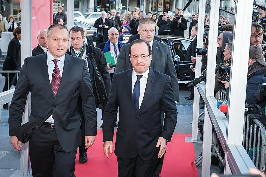 Танцуващият с вълци